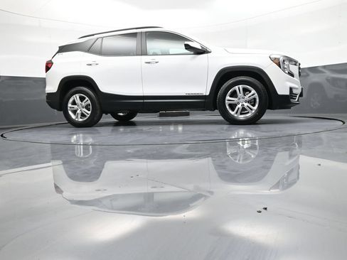 Used 2022 GMC Terrain SLE w/ Driver Convenience Package AWD/4WD image 29