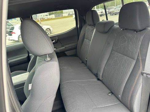 Used 2018 Toyota Tacoma SR image 16