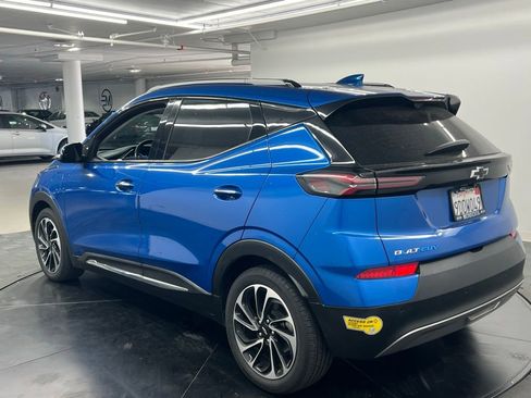 Used 2022 Chevrolet Bolt EUV Premier w/ Sun & Sound Package image 3