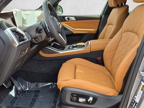 New 2027 BMW X7 xDrive40i w/ M Sport Package AWD/4WD image 4