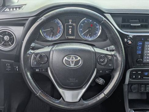 Used 2018 Toyota Corolla XLE FWD image 13