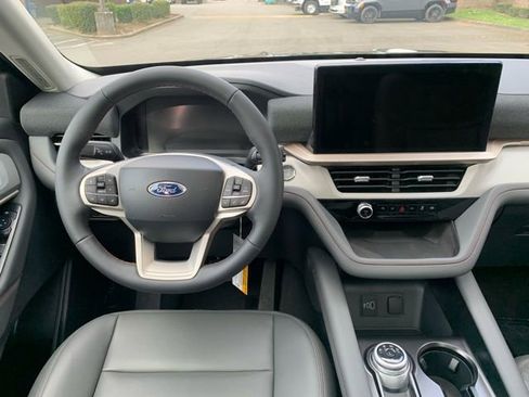 New 2026 Ford Explorer Active w/ Active Comfort Package image 19