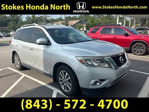 Used 2015 Nissan Pathfinder SL w/ SL Premium Package FWD image 1