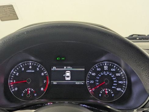 Used 2024 Kia Forte LXS FWD image 17