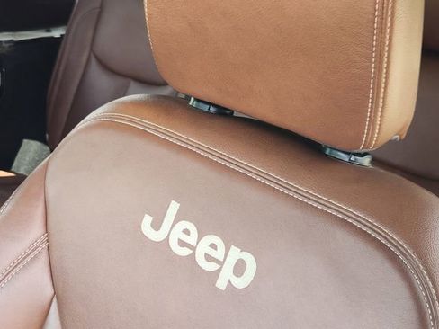 Used 2017 Jeep Wrangler Unlimited Rubicon w/ Connectivity Group AWD/4WD image 15