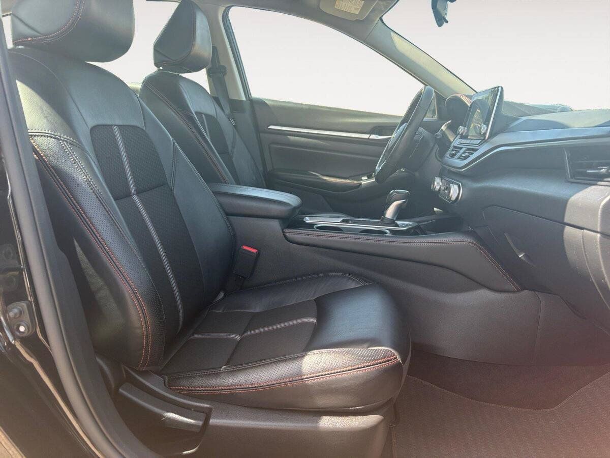 Used 2024 Nissan Altima 2.5 SR FWD image 15