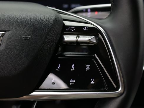 Used 2024 Cadillac Lyriq Tech RWD image 18