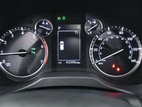 Used 2022 Lexus GX 460 Premium w/ Premium Plus Package image 17