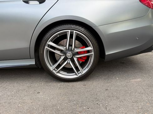 Used 2018 Mercedes-Benz E 63 AMG S image 40