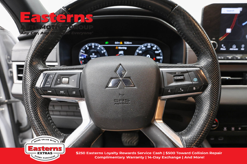 Used 2023 Mitsubishi Outlander SE Black Edition AWD/4WD image 11