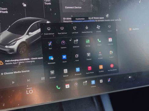 Used 2025 Tesla Model Y Long Range image 18