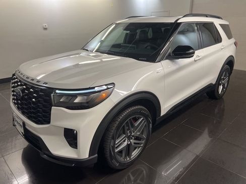 New 2026 Ford Explorer ST-Line w/ ST-Line Street Pack image 3