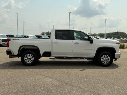 Used 2025 Chevrolet Silverado 2500 LT w/ Convenience Package AWD/4WD image 5