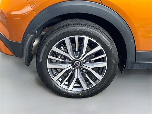 Used 2024 Nissan Kicks SR w/ SR Premium Package image 36