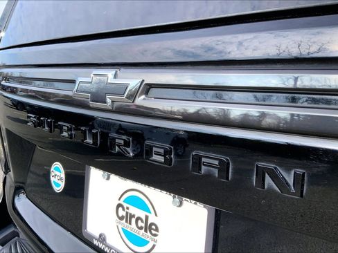 Used 2021 Chevrolet Suburban RST w/ Luxury Package image 27