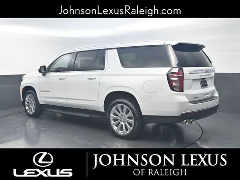 Used 2024 Chevrolet Suburban Premier AWD/4WD image 7