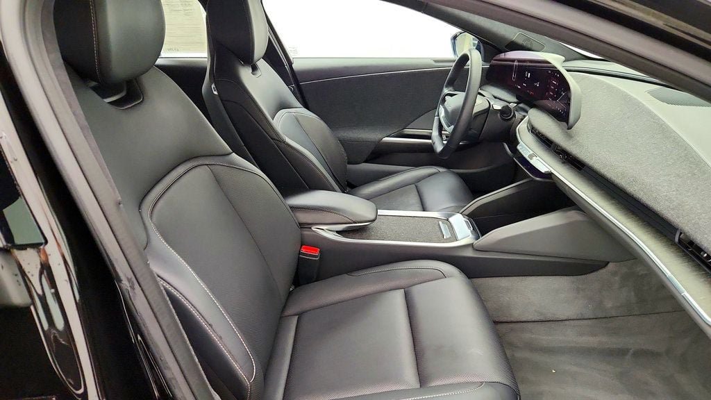 Used 2023 Lucid Air Pure AWD/4WD image 23