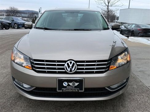 Used 2015 Volkswagen Passat 1.8T SEL Premium image 8