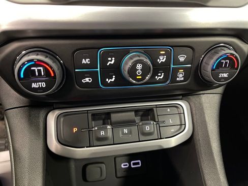 Certified 2023 GMC Acadia SLE w/ Driver Convenience Package image 19