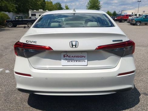 Certified 2024 Honda Civic Touring image 5