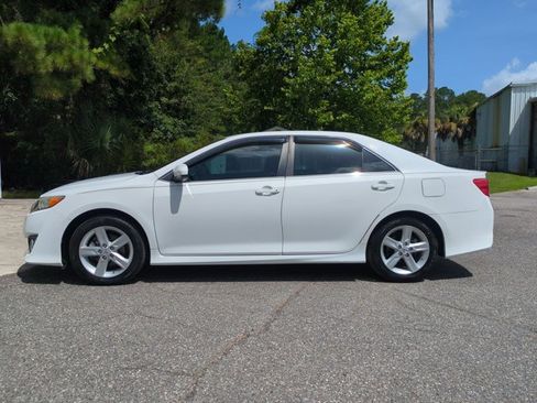 Used 2014 Toyota Camry SE FWD image 9