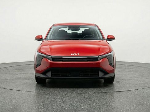 Used 2025 Kia K4 LXS FWD image 2