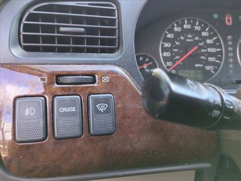 Used 2004 Subaru Outback H6 image 9