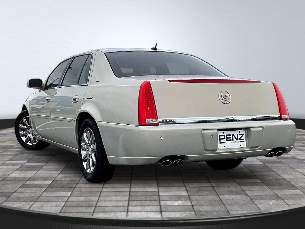 Used 2008 Cadillac DTS FWD image 5
