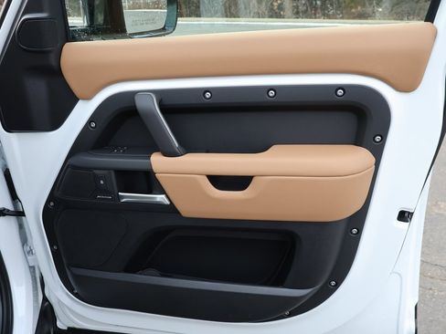 New 2026 Land Rover Defender 110 S image 12