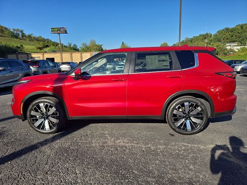 New 2025 Mitsubishi Outlander SE image 7