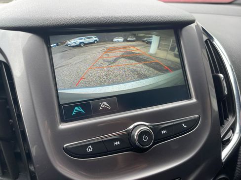 Used 2017 Chevrolet Cruze LT w/ RS Package FWD image 16