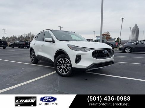 New 2025 Ford Escape SE image 1