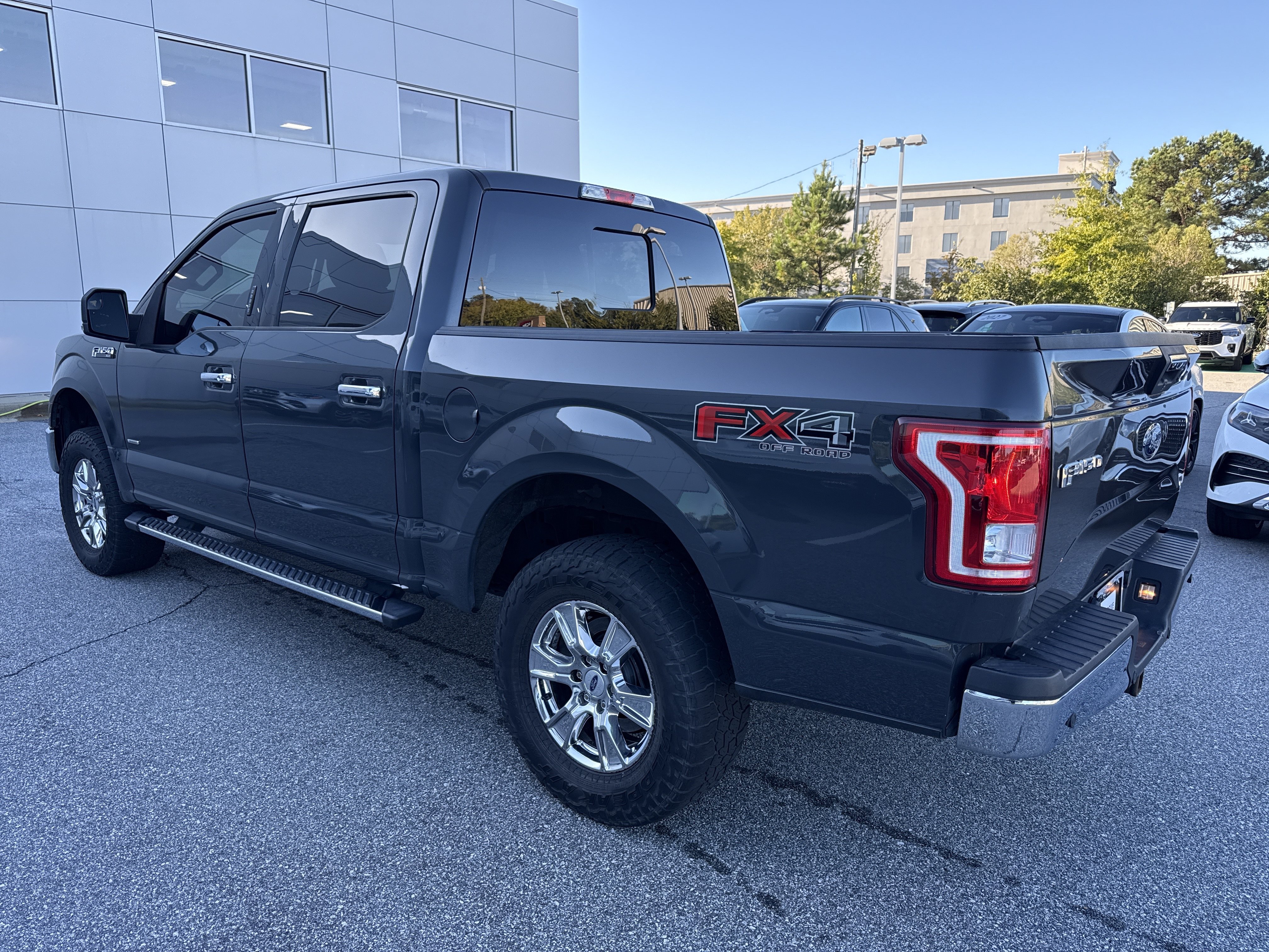 Used 2017 Ford F150 XLT w/ Equipment Group 302A Luxury AWD/4WD image 7