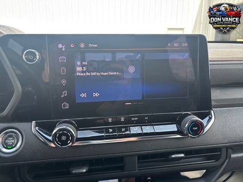 Used 2023 Chevrolet Colorado Trail Boss w/ Technology Package AWD/4WD image 18
