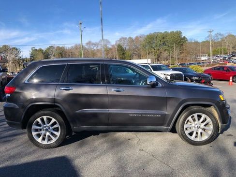 Used 2017 Jeep Grand Cherokee Limited image 2