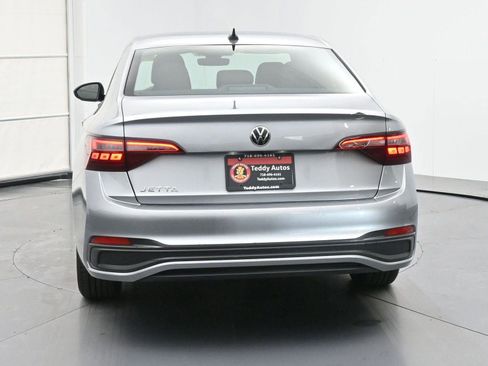 Used 2024 Volkswagen Jetta Sport image 23