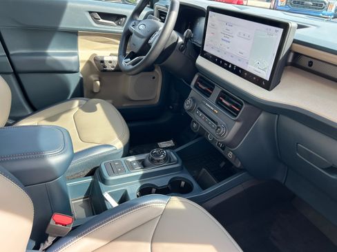 New 2025 Ford Maverick Lariat image 38
