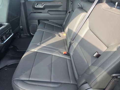 New 2026 GMC Sierra 1500 SLT image 9