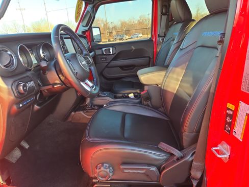 Used 2022 Jeep Wrangler Unlimited Rubicon 4xe w/ Cold Weather Group image 5