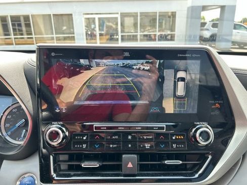 Used 2022 Toyota Highlander Platinum AWD/4WD image 53