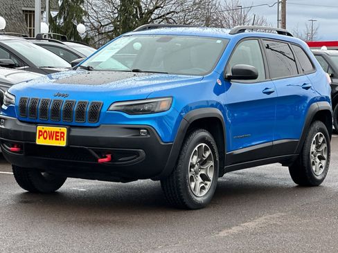 Used 2020 Jeep Cherokee Trailhawk w/ Cold Weather Group image 8