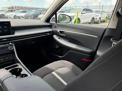 Used 2025 Hyundai Sonata SEL FWD image 30
