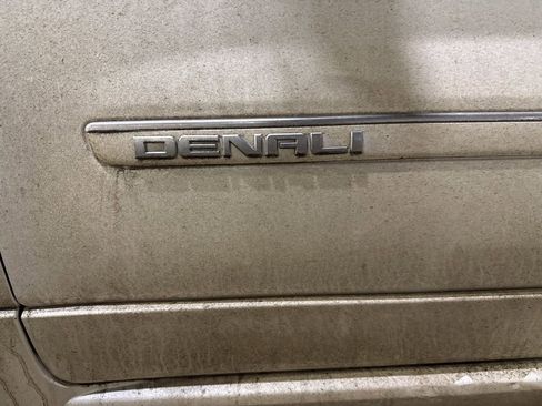 Used 2015 GMC Acadia Denali image 12