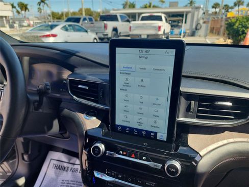 Certified 2023 Ford Explorer Platinum w/ Technology Package image 33