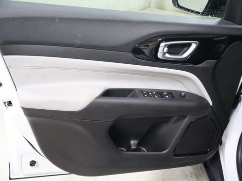 New 2026 Jeep Compass Limited AWD/4WD image 10