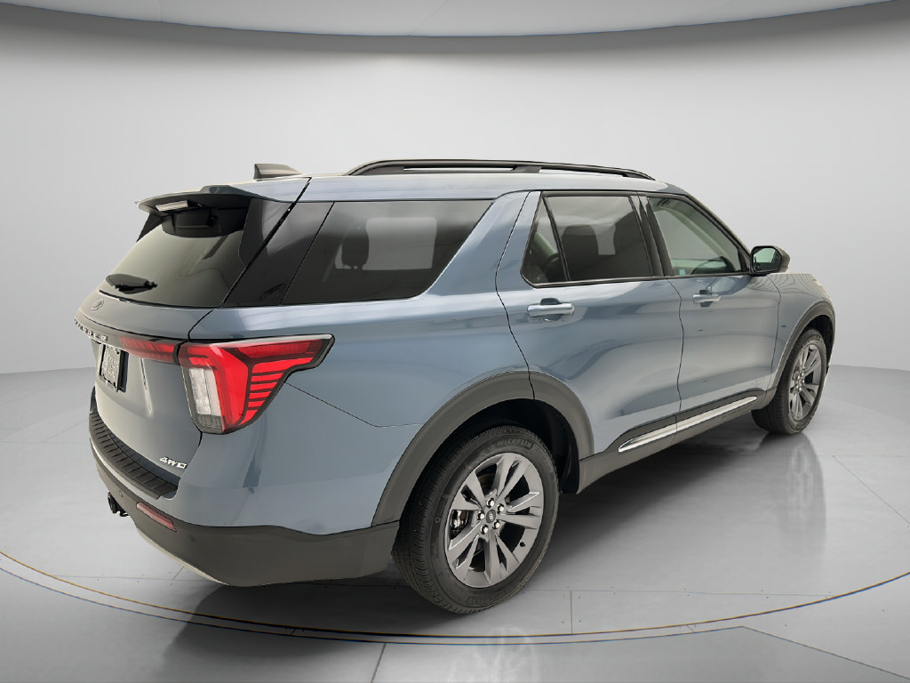 Used 2025 Ford Explorer Active w/ Active Comfort Package AWD/4WD image 5