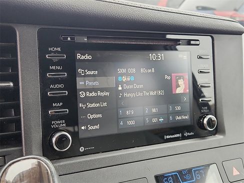 Used 2020 Toyota Sienna XLE image 18