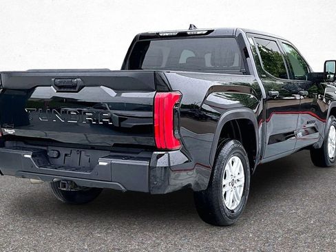 Used 2022 Toyota Tundra SR5 w/ SR5 Convenience Package AWD/4WD image 7