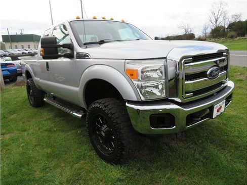 Used 2012 Ford F250 XLT w/ Snow Plow Prep Pkg image 12