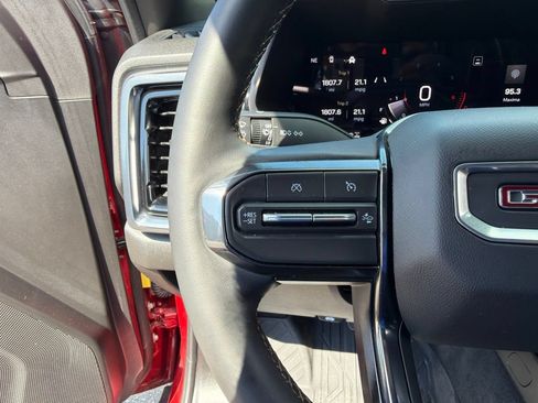 Used 2025 GMC Canyon AT4 w/ Technology Plus Package AWD/4WD image 15